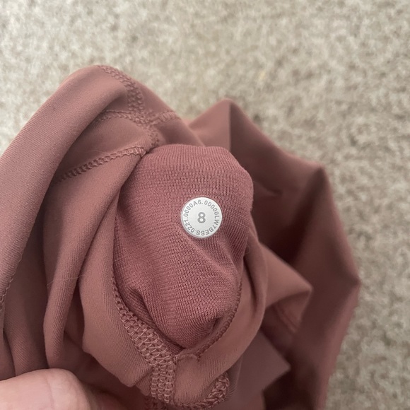 Lululemon Wunder Train Shorts - Picture 2 of 2